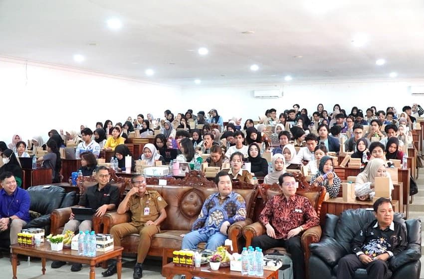 Header OJK dan BEI Kalteng Berikan Literasi Pasar Modal ke Ratusan Mahasiswa Universitas Darwan Ali
