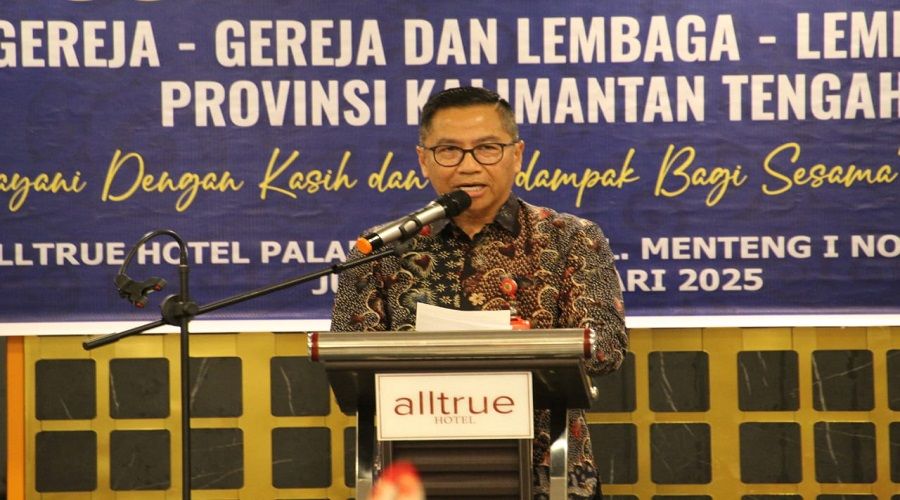 Header Mewakili Gubernur, Ketua Pembina Kerohanian Kristen Leonard S Ampung Buka Muswil PGLII Kalteng