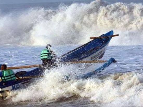 Gelombang Tinggi 2,5 Meter Ancam Perairan Laut Teluk Sampit, Kalteng