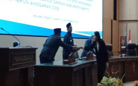 Fraksi PDI P Tekankan Infrastruktur dan Kesejahteraan Masyarakat dalam RAPBD 2026