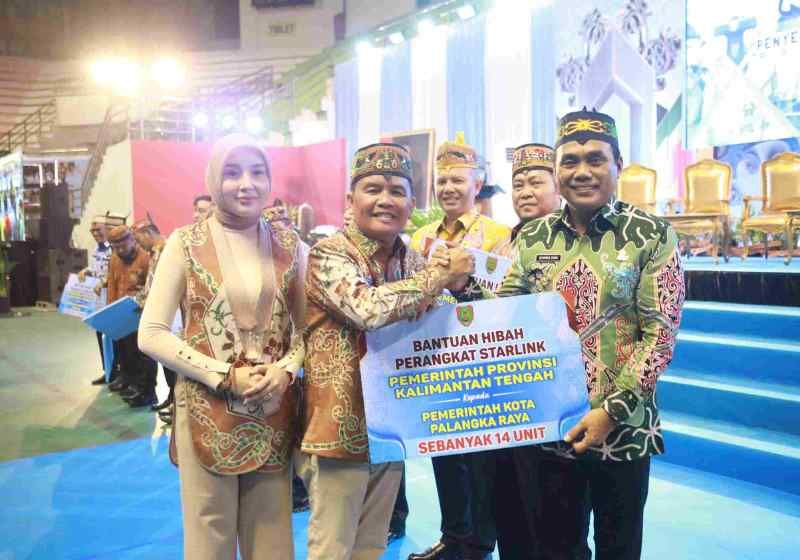 Header Pemprov Kalteng Salurkan Hibah Starlink, Percepat Akses Internet hingga Desa Terpencil