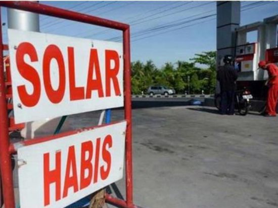 Sopir Keluhkan Antrean Panjang Solar di Sampit