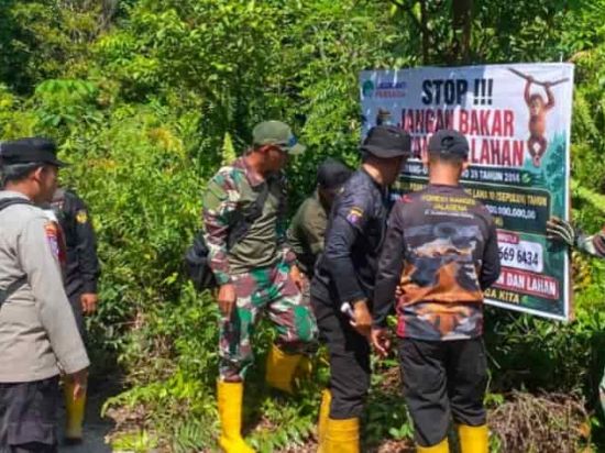 Suhu Cuaca Semakin Panas, Polisi Pasang Spanduk Peringatan Karhutla di Sei Gohong