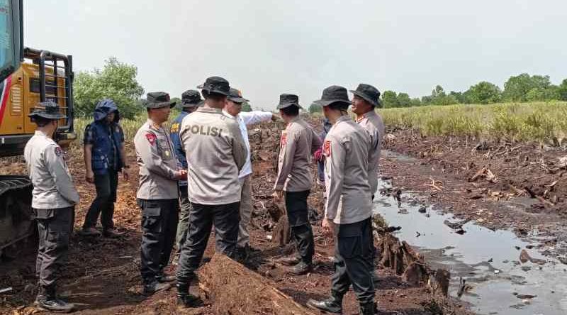 Kebakaran Lahan di Tumbang Nusa Terkendali, Polda Kalteng Bangun Kanal Medson 