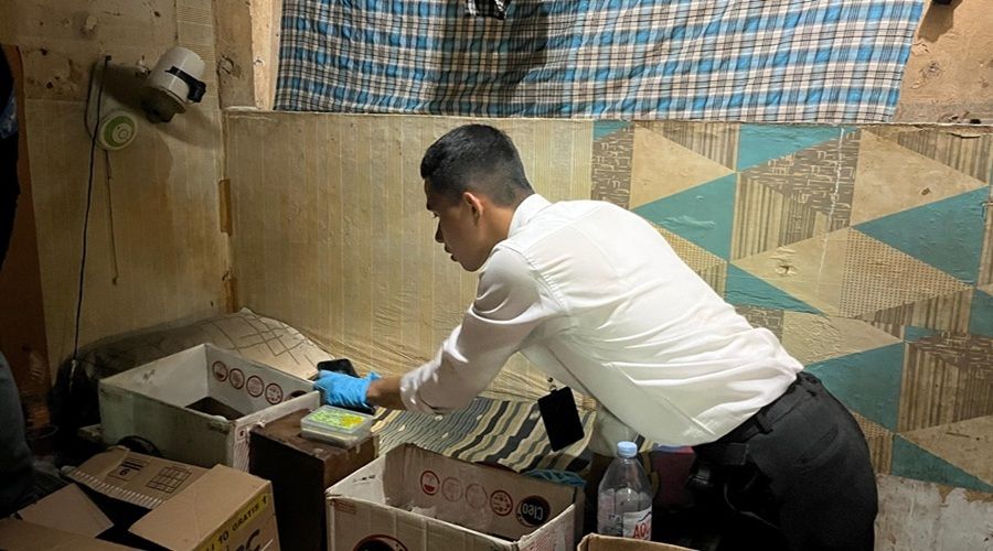 Header Petugas Rutan Palangka Raya Razia Blok Hunian Narapidana