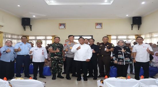 Peringati HUT ke-80 RI, DPRD Kalteng Anjangsana ke Panti Asuhan Bina Remaja