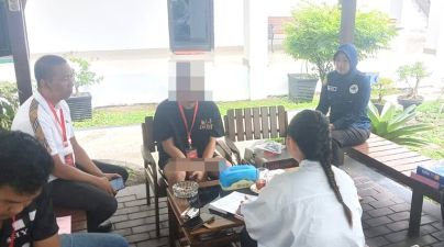 Pria Mengamuk di Mes Karyawan Cempaga Hulu,Kotim Lukai Pasutri dengan Parang