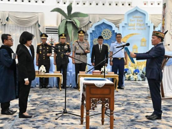 Gantikan Leonard S. Ampung, Linae Victoria Aden Dilantik Jadi Pj Sekda Kalteng