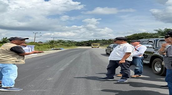 Dewan Tinjau Pembangunan Jalan di Kabupaten Katingan