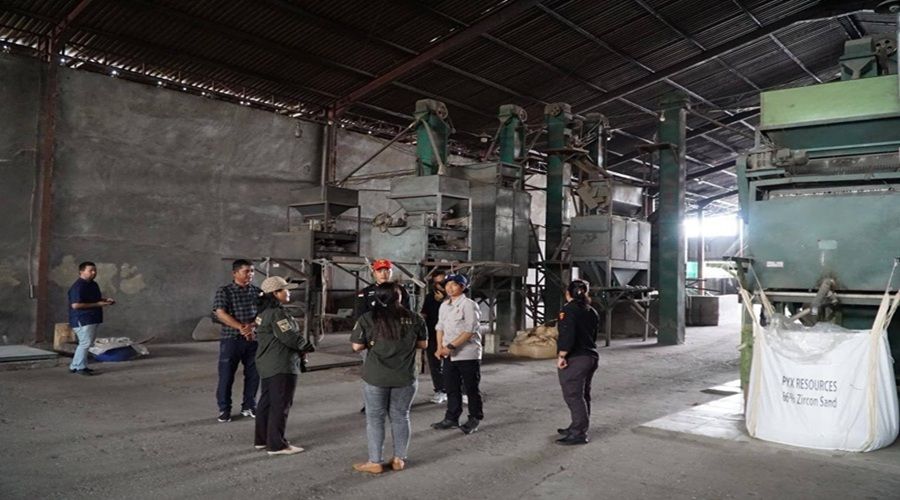 Header Dugaan Korupsi PT Investasi Mandiri, Kejati Kalteng Sita Pabrik  Zircon di Gunung Mas