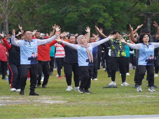 Tingkatkan Silaturahmi Antara PNS dan Pegawai Kontrak, Pemprov Kalteng Gelar Senam Pagi Bersama