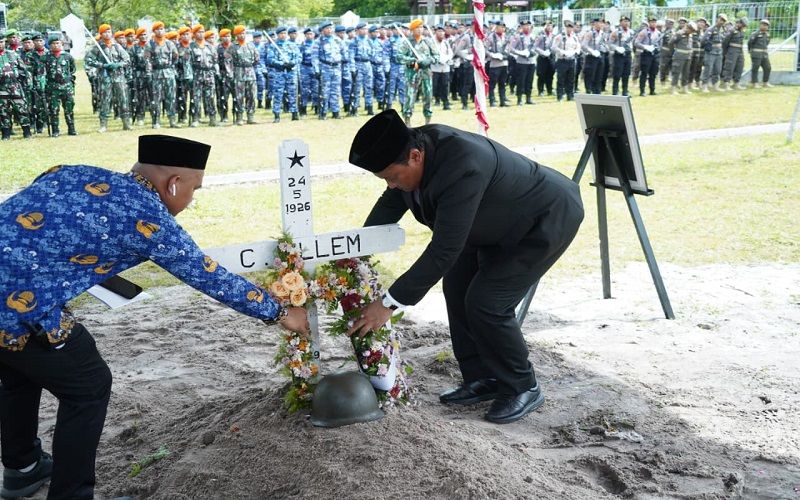Header Letnan Muda Udara Dua Cornelius Willem Dimakamkan Secara Militer di Palangka Raya