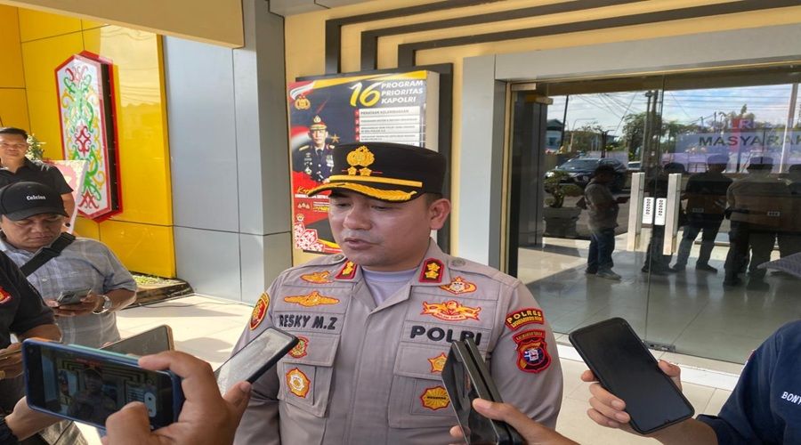 Header Polisi Dalami Konten Menyimpang di Grup Fecabook Kabupaten Kotim
