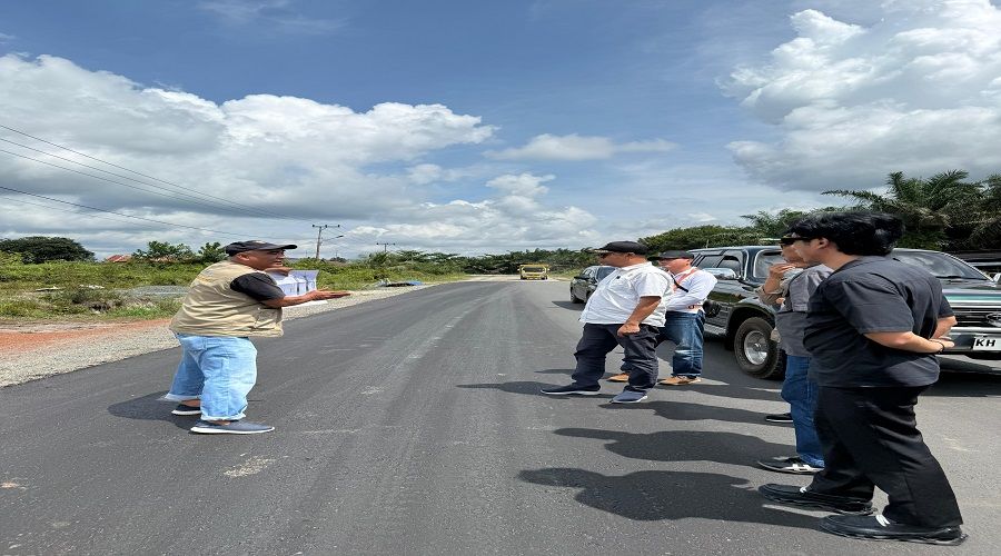 Header Dewan Tinjau Pembangunan Jalan di Kabupaten Katingan