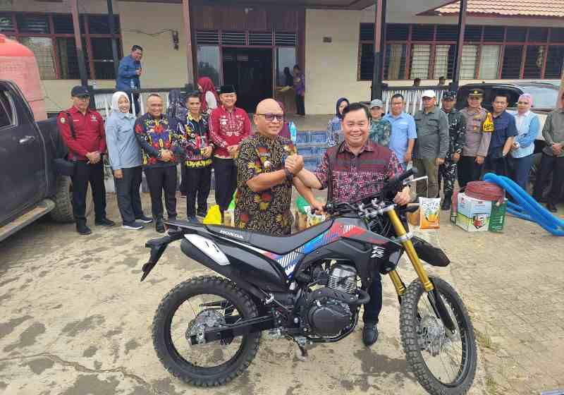Header ‎Bansos untuk MPA Disalurkan, Mentaya Hulu Dapat 16 Paket dan Bantuan Peralatan Karhutla