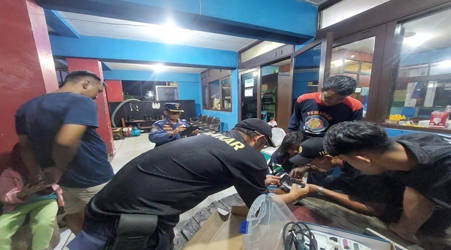 Damkar Lepaskan Cincin Anak 7 Tahun yang Tertanam di Jari