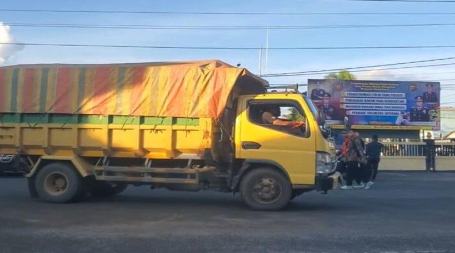 Header Setelah Menetapkan Tiga Sopir Truk Sebagai Tersangka, Polres Kotim Fokus Telusuri Pemilik Kayu