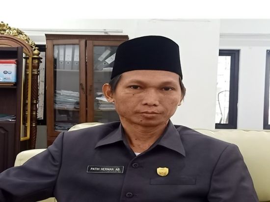 Dewan Dorong Pengelolaan Profesional Kopdeskel Merah Putih