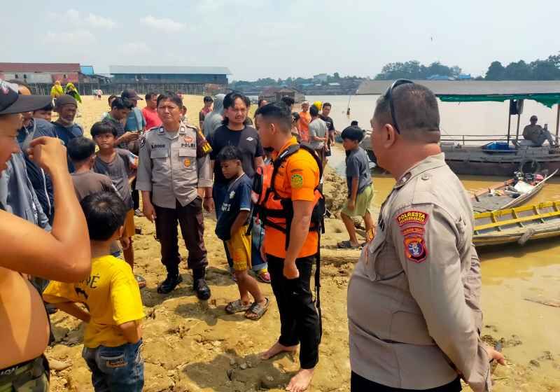 Header Polisi Ungkap Identitas  Anak Tenggelam di Sungai Kahayan, Pencarian Terus Dilakukan