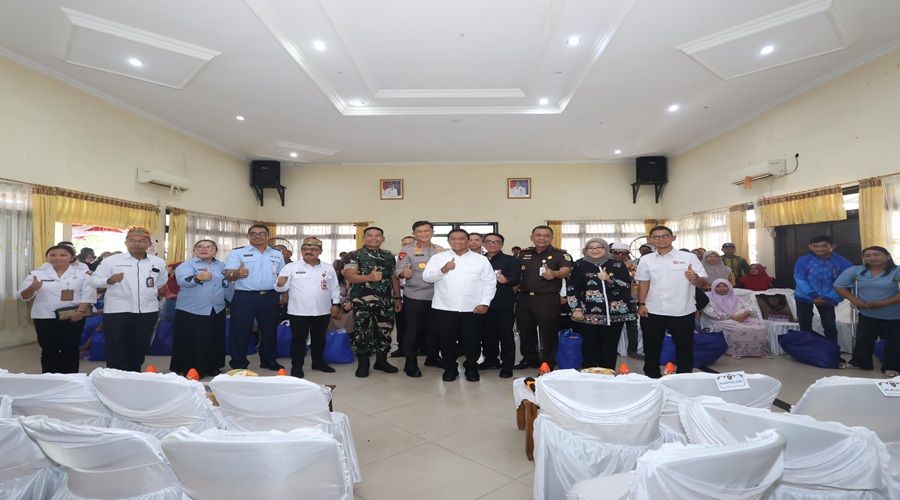 Header Peringati HUT ke-80 RI, DPRD Kalteng Anjangsana ke Panti Asuhan Bina Remaja