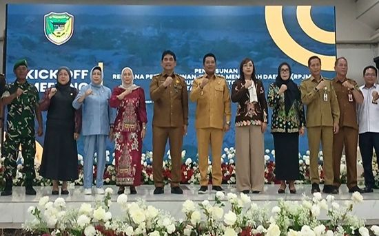 100 Hari Kerja, Bupati Barut Gas Pol Program Prioritas: Infrastruktur, Pendidikan, Kesra