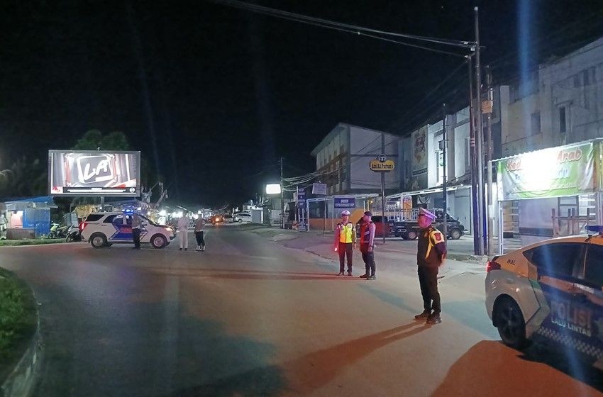 Header Polisi  Patroli saat Dini Hari , Antisipasi Balapan Liar dan Aksi Kejahatan Dijalan 