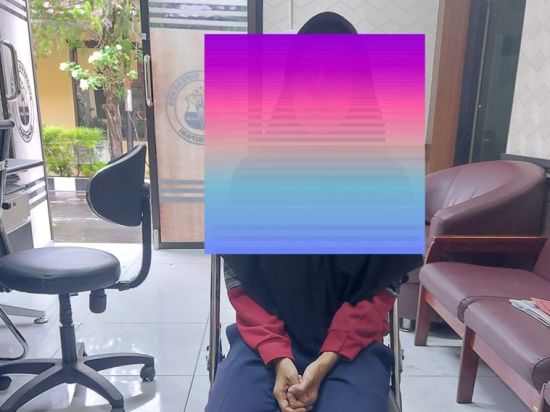 Akibat Ketagihan Judi Online, Oknum Ibu Guru Honor di Palangka Raya Nekat Jual HP Ortu hingga Cari Pinjaman Online