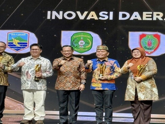 Gubernur Kalteng Raih Penghargaan di Bidang Pendidikan di Ajang Pemimpin Daerah Award 2025