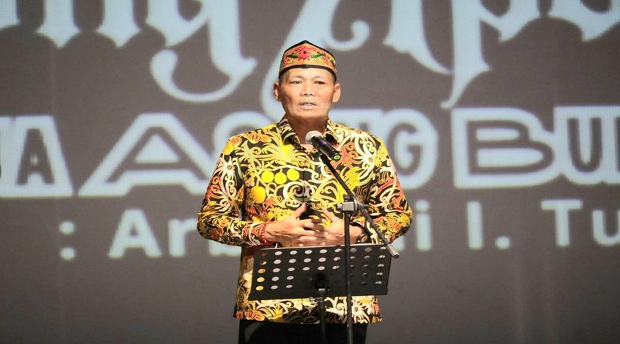 Header Mewakili Gubernur Kalteng, Yuas Elko Sampaikan Apresiasi pada Pementasan Dayak Opera Nyai Nyalong Apoi 2